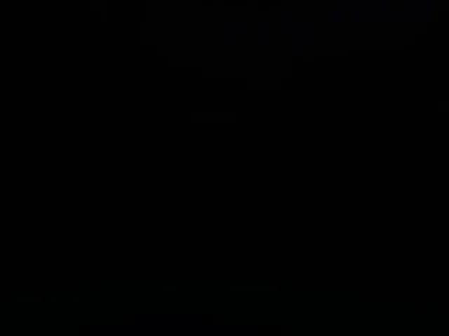 深夜に部屋を真っ暗にしてテレビを見るワールド