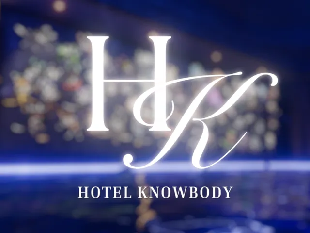 Hotel Knowbody Pool