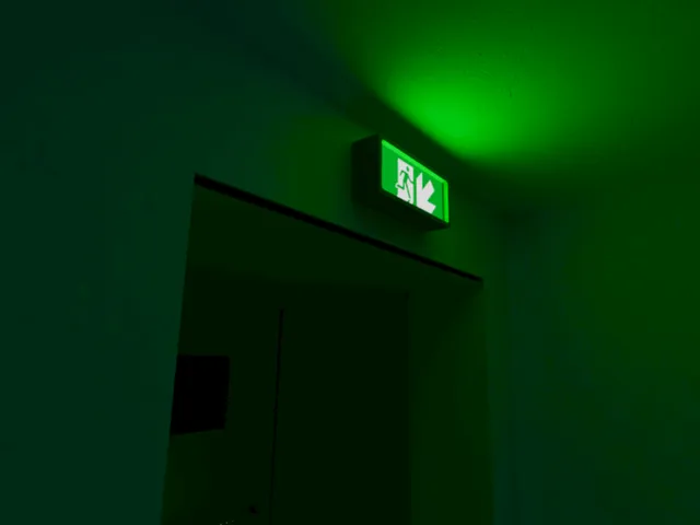 Two Room Venue˸ -⁄+ 130